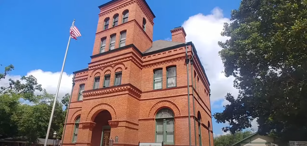 a building in Jefferson, TX